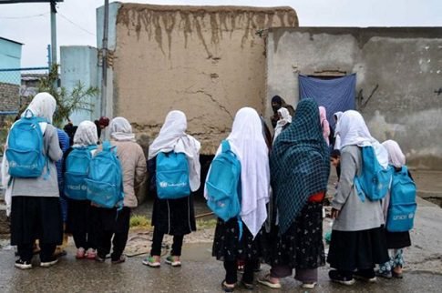 نوی‌ تعلیمي کال او د نجونو د تړلو ښوونځیو ستونزه