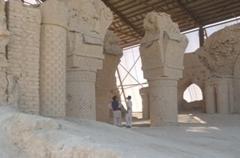 که انسان نه وی تاریخ به نه وی